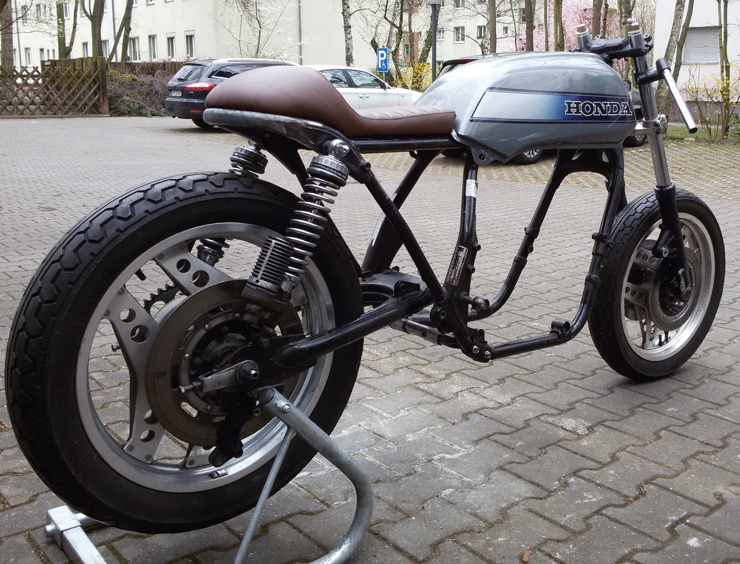 und hier mein Cafe Racer Projekt